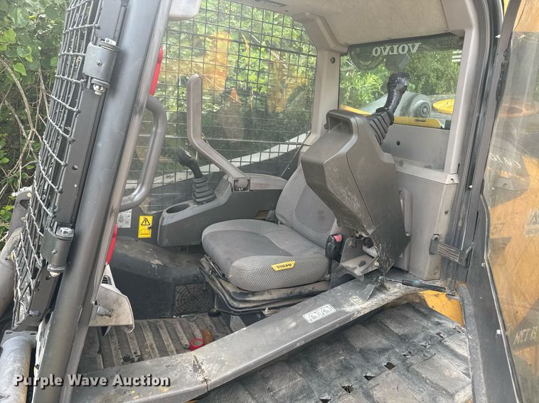 image for item DW1986 2016 Volvo MCT135C tracked skid steer loader