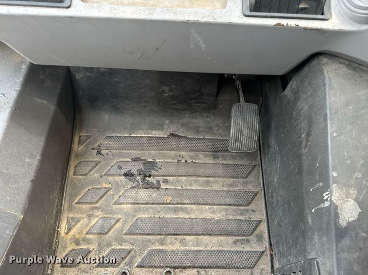 image for item DW1986 2016 Volvo MCT135C tracked skid steer loader