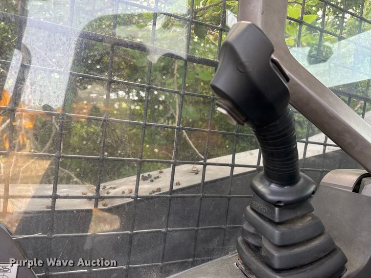 image for item DW1986 2016 Volvo MCT135C tracked skid steer loader