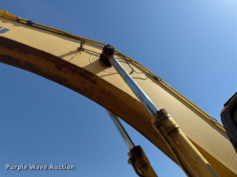 image for item DW5049 2006 Komatsu PC300LC-7 excavator