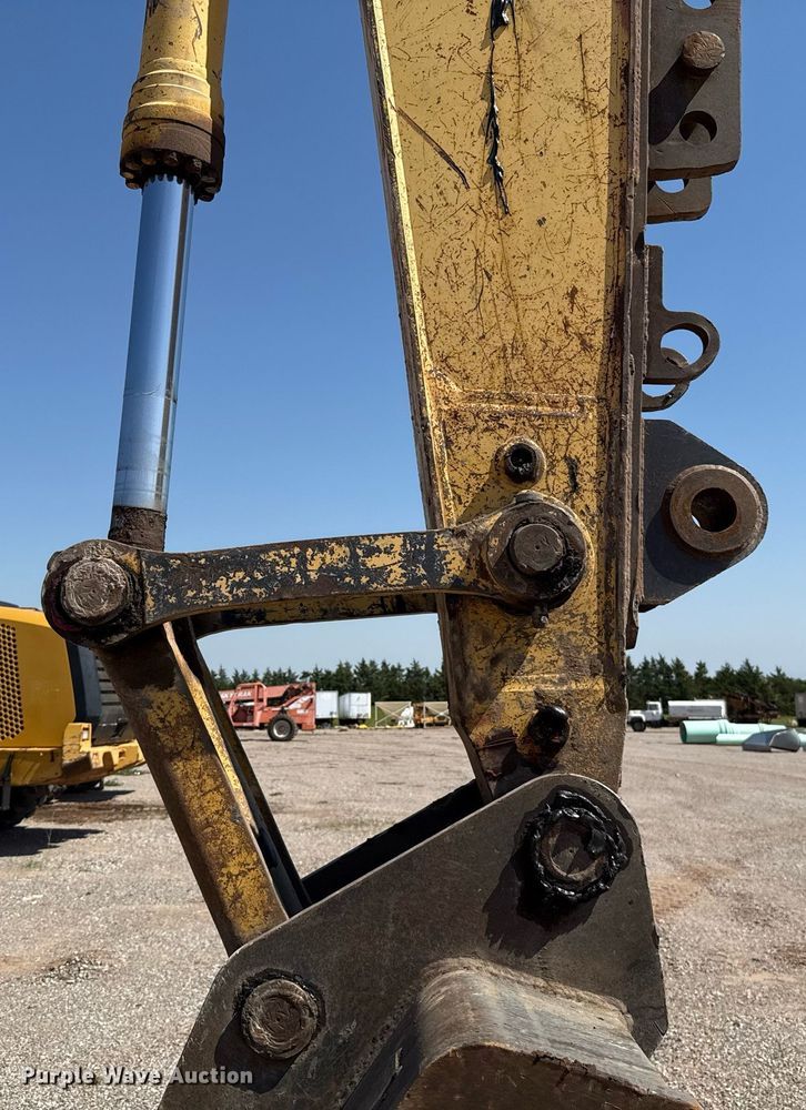 image for item DW5049 2006 Komatsu PC300LC-7 excavator