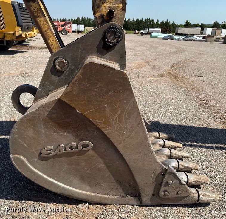 image for item DW5049 2006 Komatsu PC300LC-7 excavator