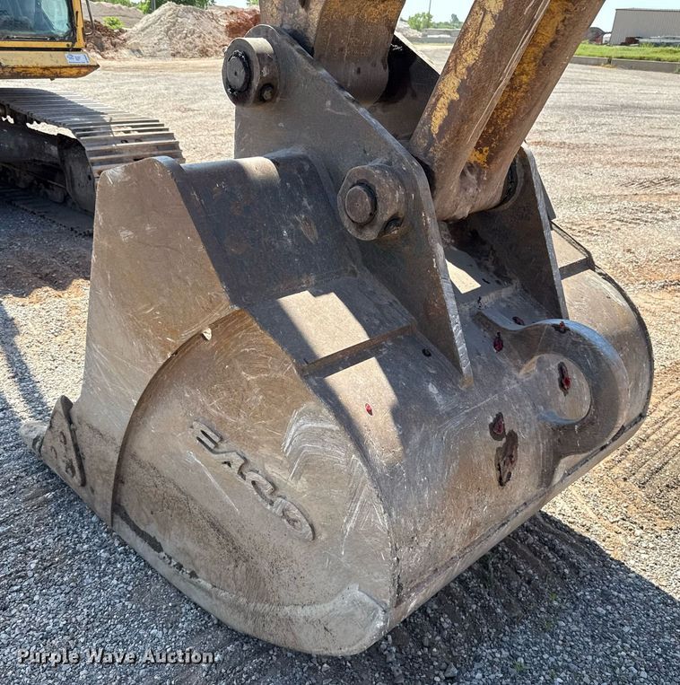 image for item DW5049 2006 Komatsu PC300LC-7 excavator