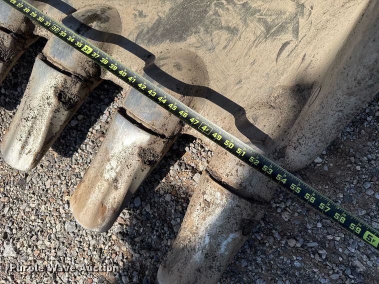 image for item DW5049 2006 Komatsu PC300LC-7 excavator