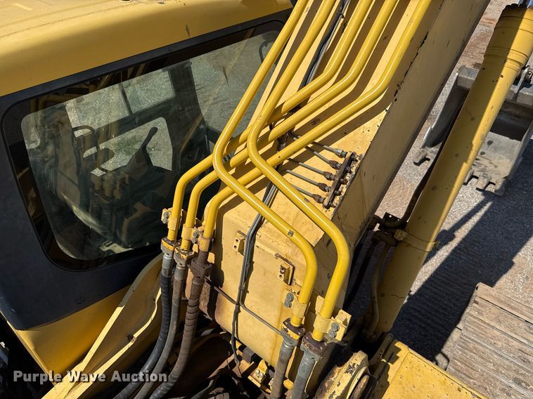 image for item DW5049 2006 Komatsu PC300LC-7 excavator