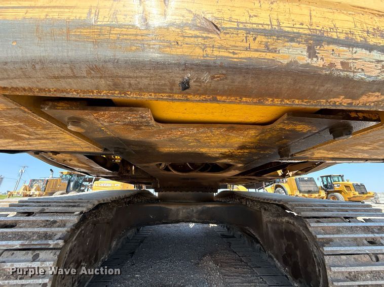 image for item DW5049 2006 Komatsu PC300LC-7 excavator