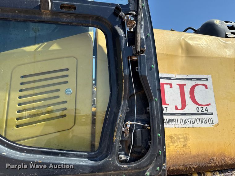 image for item DW5049 2006 Komatsu PC300LC-7 excavator