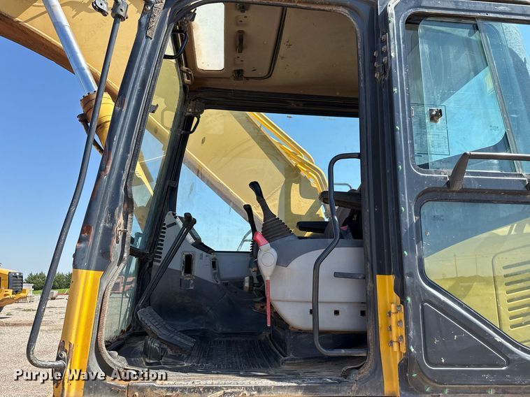image for item DW5049 2006 Komatsu PC300LC-7 excavator