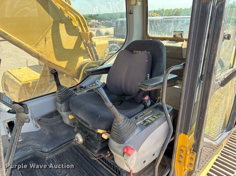 image for item DW5049 2006 Komatsu PC300LC-7 excavator