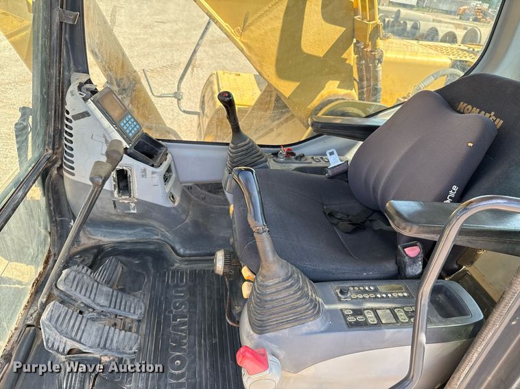 image for item DW5049 2006 Komatsu PC300LC-7 excavator