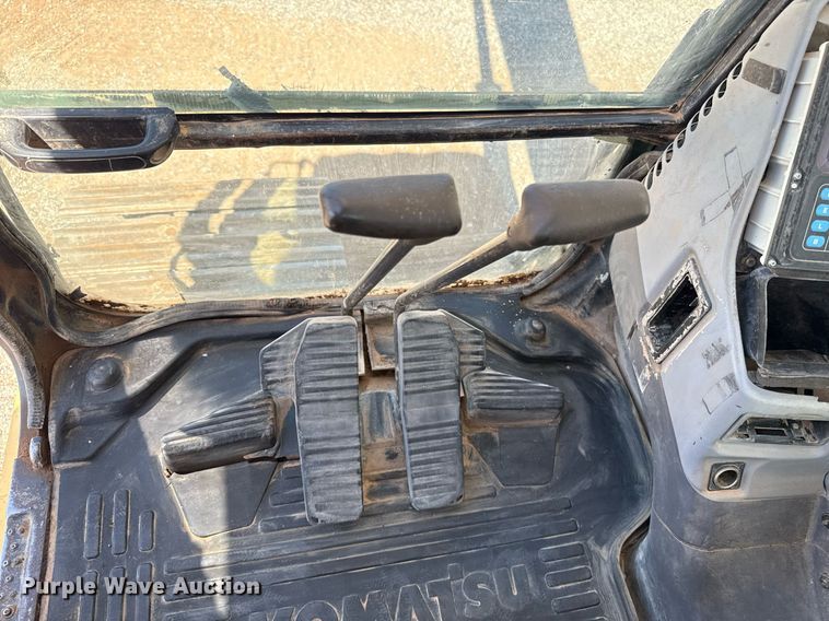 image for item DW5049 2006 Komatsu PC300LC-7 excavator