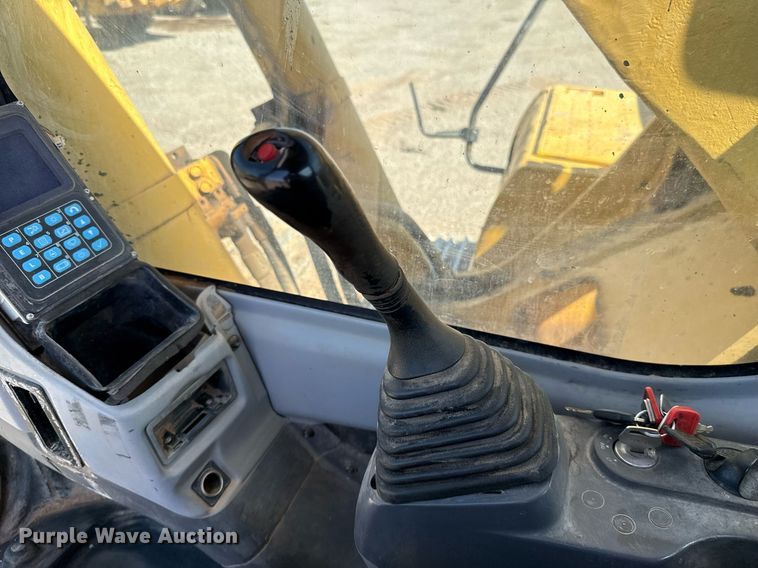 image for item DW5049 2006 Komatsu PC300LC-7 excavator