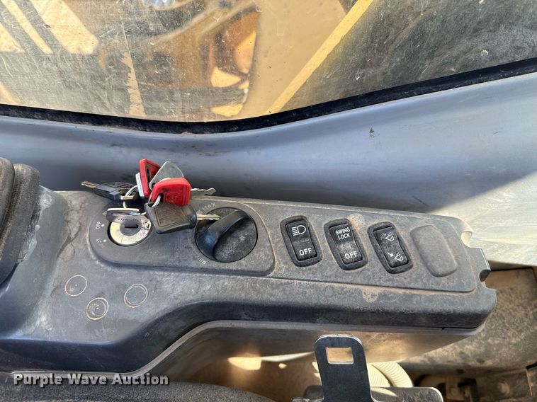 image for item DW5049 2006 Komatsu PC300LC-7 excavator