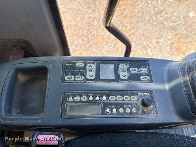 image for item DW5049 2006 Komatsu PC300LC-7 excavator