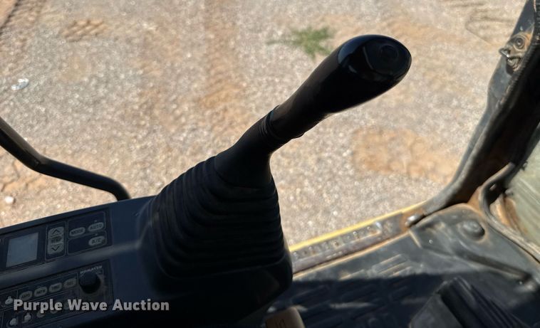 image for item DW5049 2006 Komatsu PC300LC-7 excavator