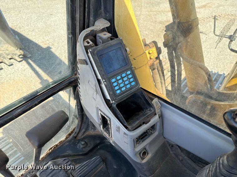 image for item DW5049 2006 Komatsu PC300LC-7 excavator