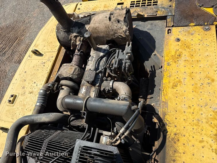 image for item DW5049 2006 Komatsu PC300LC-7 excavator