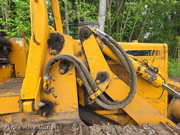 image for item DW7034 1989 John Deere 555G track loader