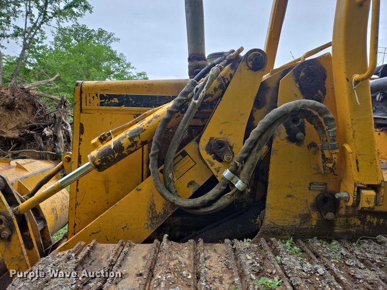 image for item DW7034 1989 John Deere 555G track loader