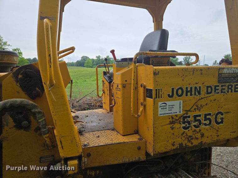 image for item DW7034 1989 John Deere 555G track loader