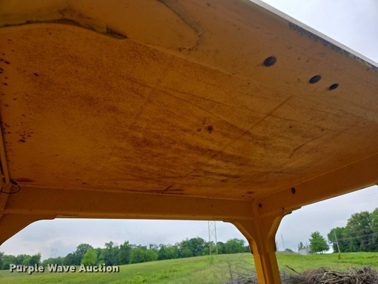 image for item DW7034 1989 John Deere 555G track loader