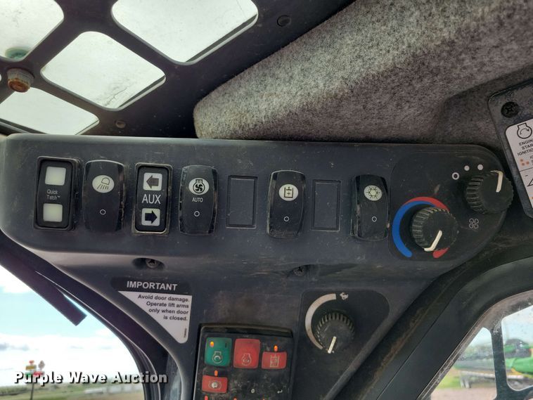 image for item DX6979 2020 John Deere 333G tracked skid steer loader