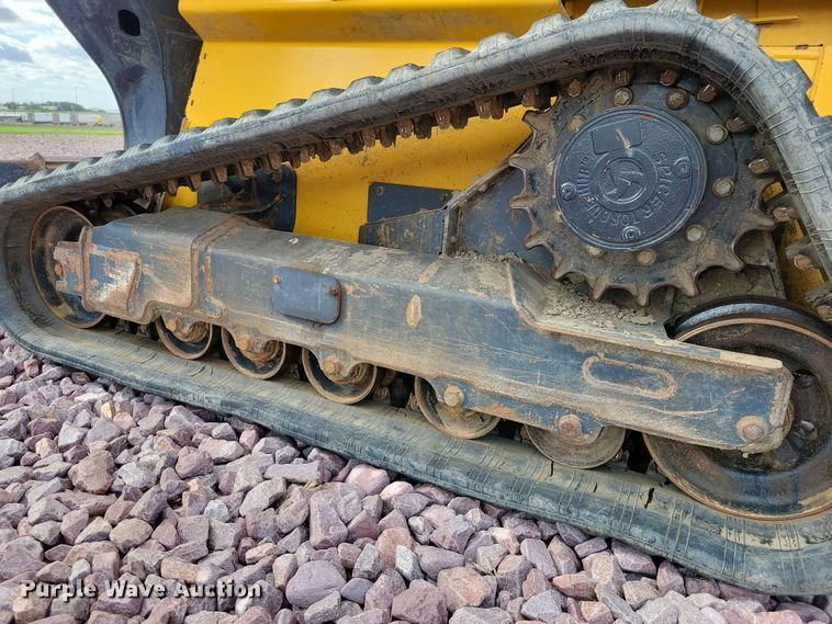 image for item DX6979 2020 John Deere 333G tracked skid steer loader