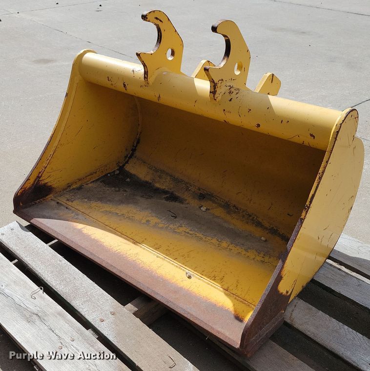 image for item DX6980 John Deere  AT316560 mini excavator bucket