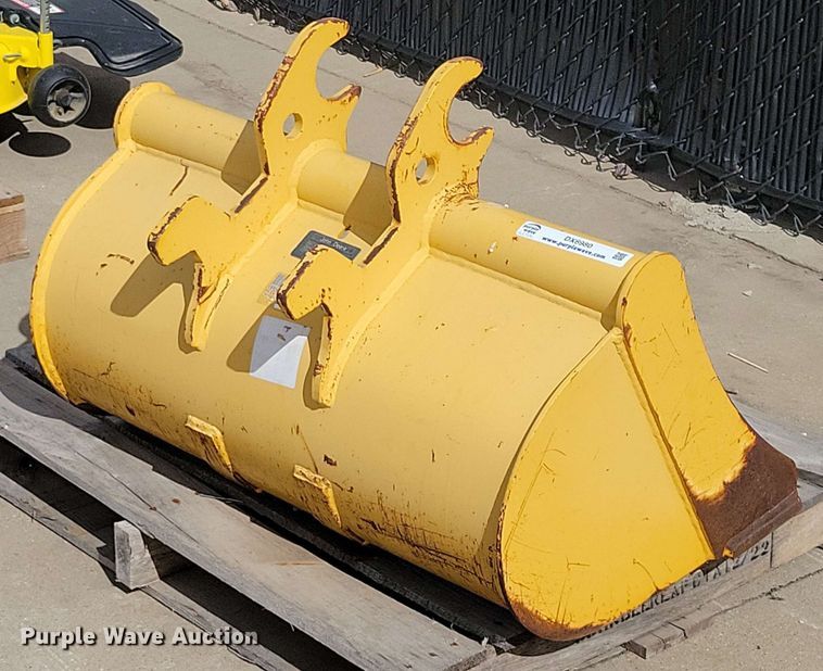 image for item DX6980 John Deere  AT316560 mini excavator bucket