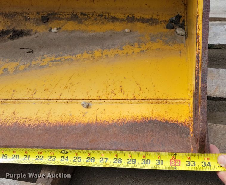 image for item DX6980 John Deere  AT316560 mini excavator bucket