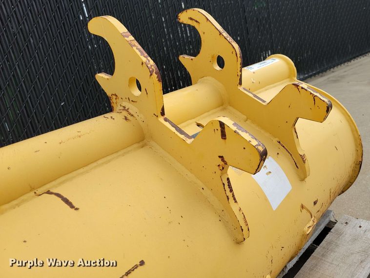 image for item DX6980 John Deere  AT316560 mini excavator bucket