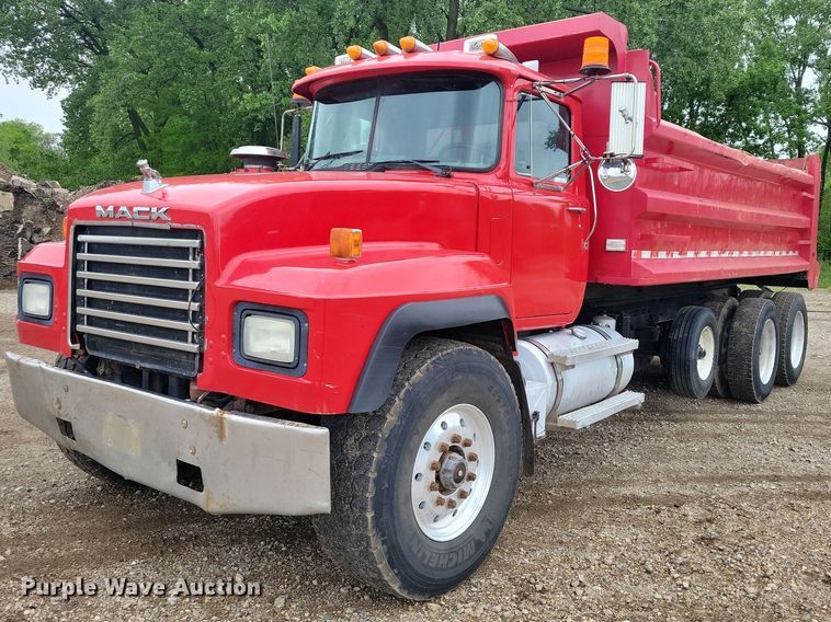 image for item DX6984 1999 Mack RD688S dump truck