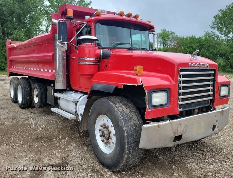 image for item DX6984 1999 Mack RD688S dump truck