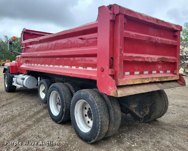 image for item DX6984 1999 Mack RD688S dump truck