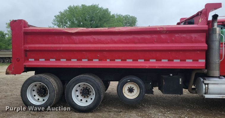 image for item DX6984 1999 Mack RD688S dump truck