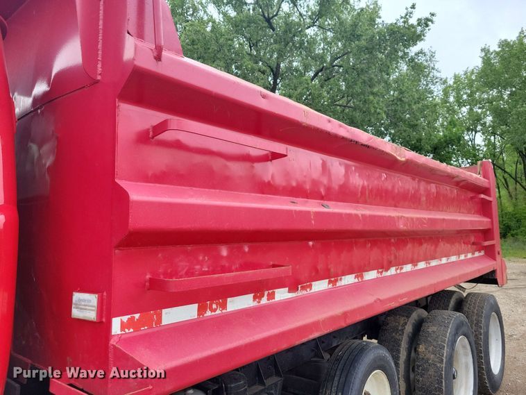 image for item DX6984 1999 Mack RD688S dump truck