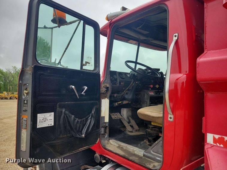 image for item DX6984 1999 Mack RD688S dump truck