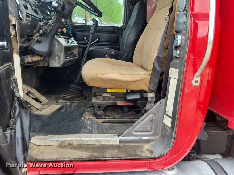 image for item DX6984 1999 Mack RD688S dump truck