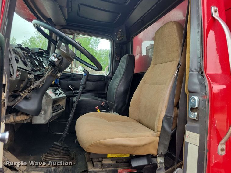 image for item DX6984 1999 Mack RD688S dump truck