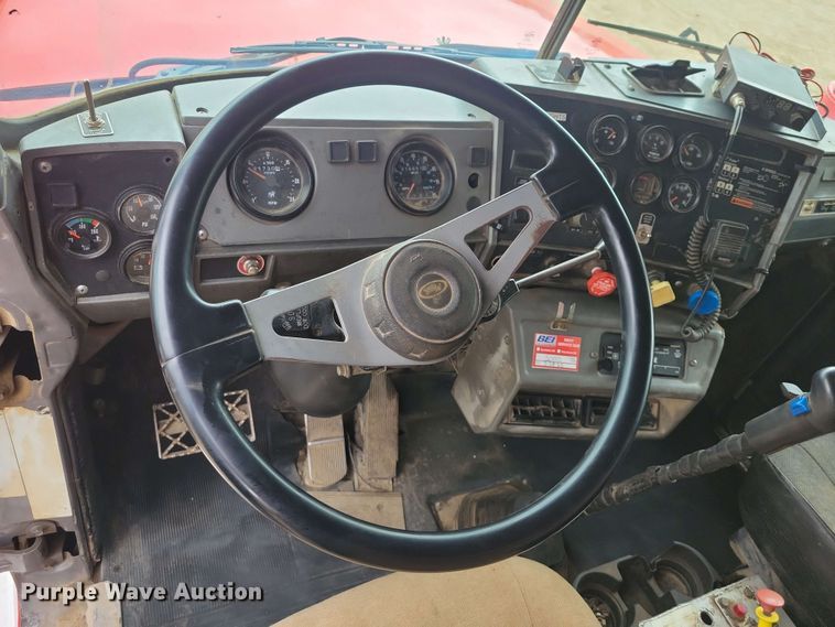 image for item DX6984 1999 Mack RD688S dump truck