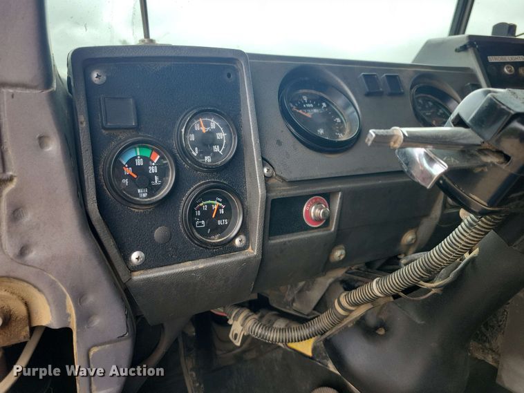 image for item DX6984 1999 Mack RD688S dump truck