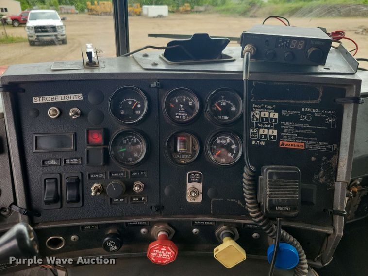 image for item DX6984 1999 Mack RD688S dump truck