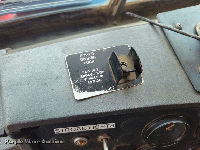 image for item DX6984 1999 Mack RD688S dump truck