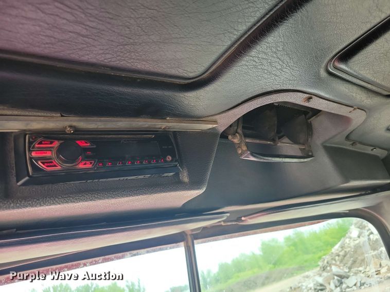 image for item DX6984 1999 Mack RD688S dump truck