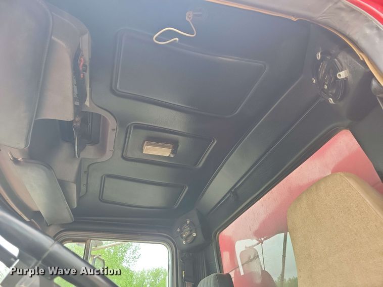 image for item DX6984 1999 Mack RD688S dump truck