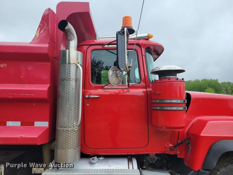 image for item DX6984 1999 Mack RD688S dump truck