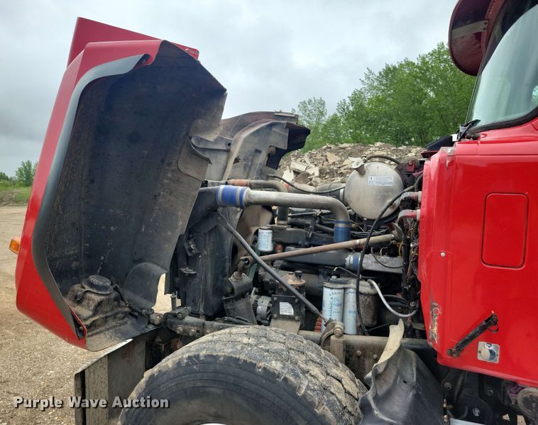 image for item DX6984 1999 Mack RD688S dump truck