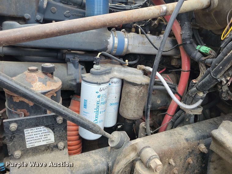 image for item DX6984 1999 Mack RD688S dump truck