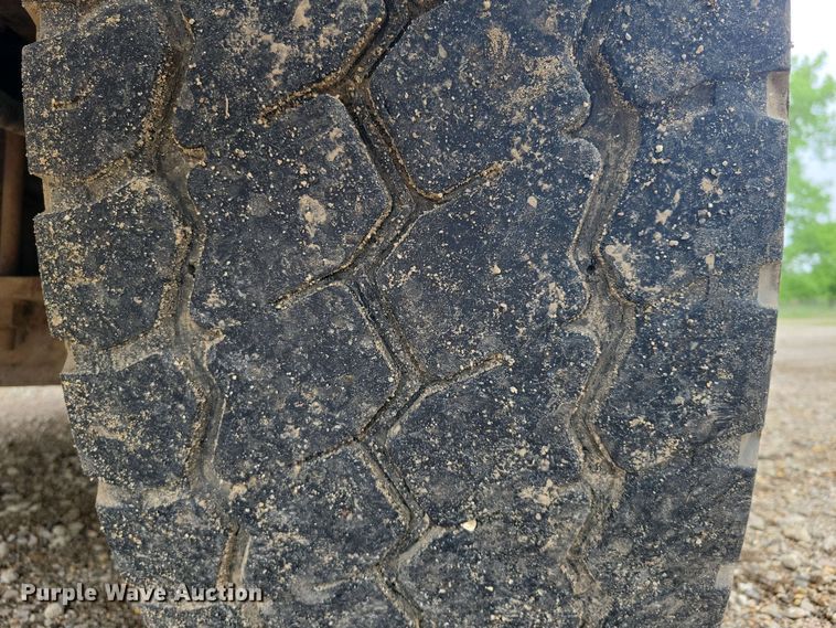 image for item DX6984 1999 Mack RD688S dump truck