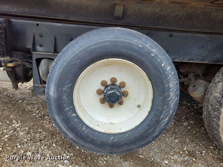 image for item DX6984 1999 Mack RD688S dump truck